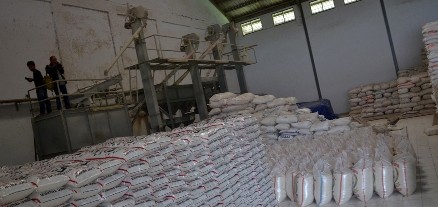 Gudang PT Sejahtera yang digrebek polisi